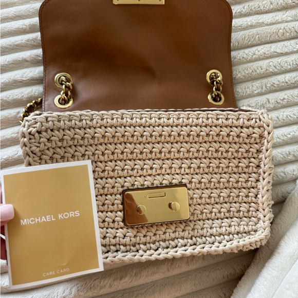 MICHAEL KORS Flora Appliqué Sloan Crochet and Leather Bag - Picture 2 of 7